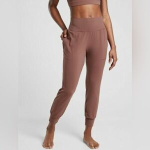 Athleta Salutation Joggers in Rose Cruise